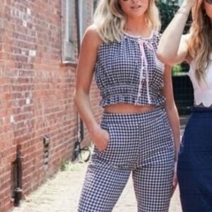 Cartolina Nantucket Navy and White Gingham Scrunch Top Size Medium